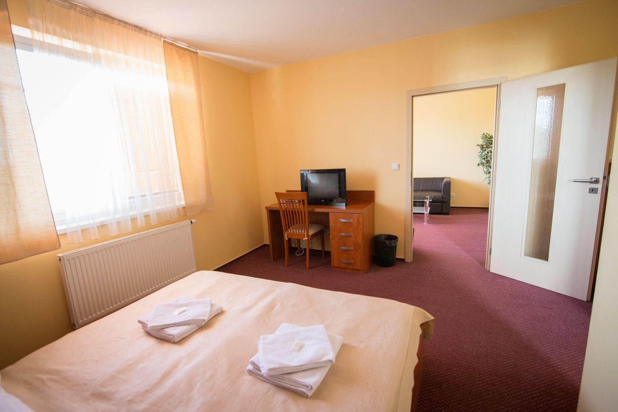 Hotel Olympionik Melnik Exterior photo
