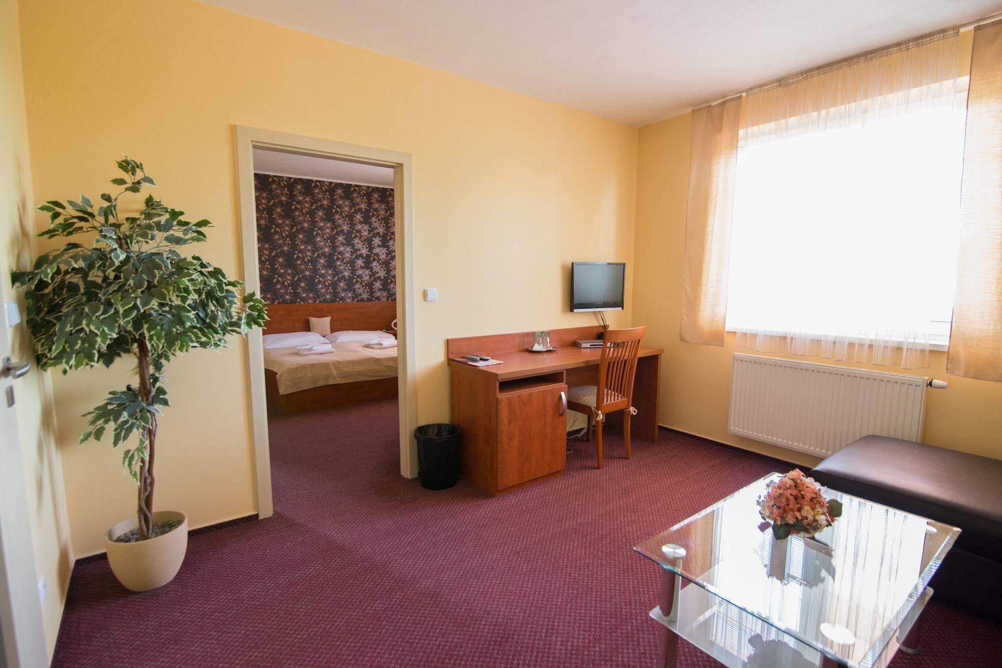 Hotel Olympionik Melnik Exterior photo