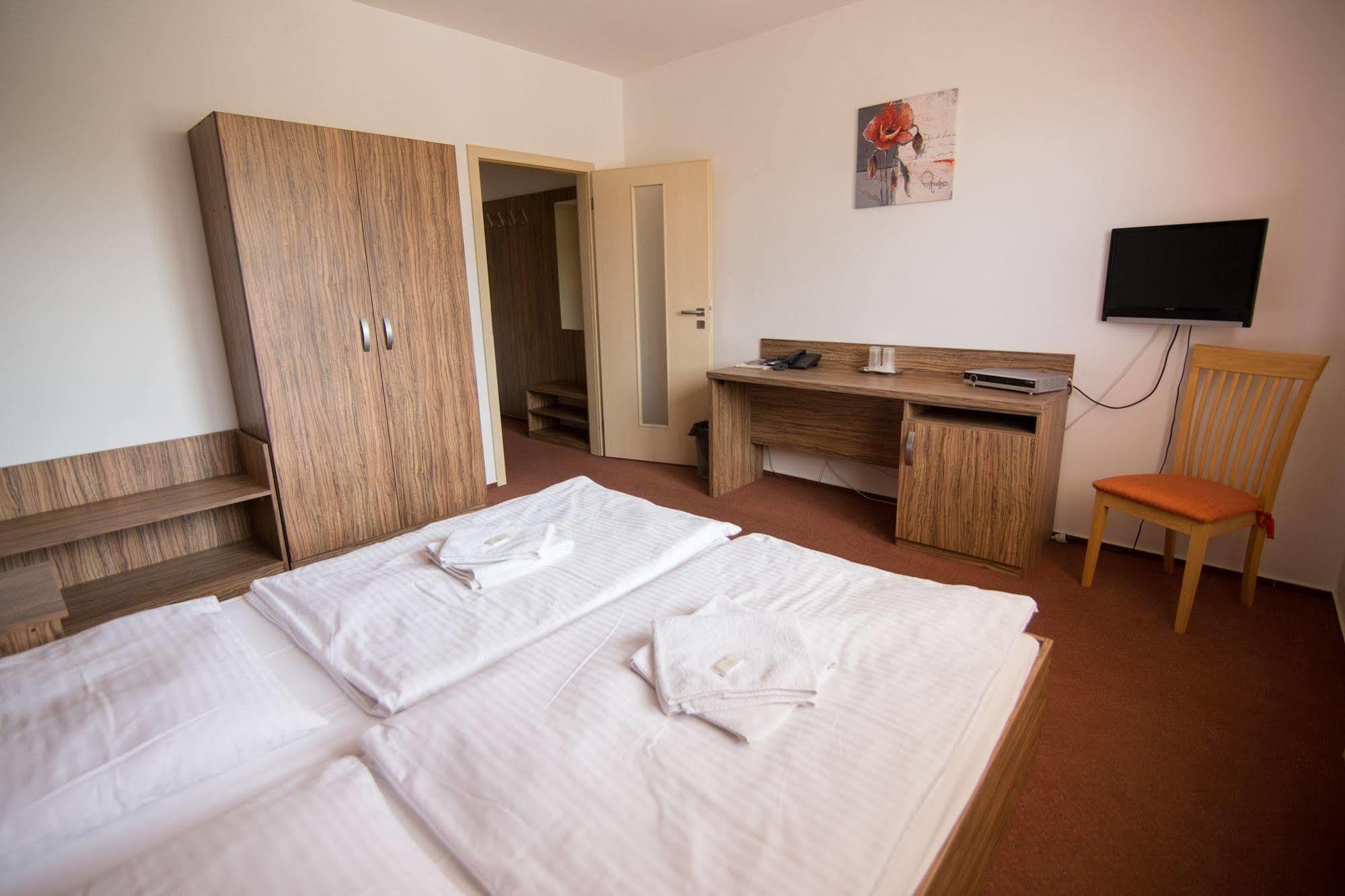 Hotel Olympionik Melnik Exterior photo